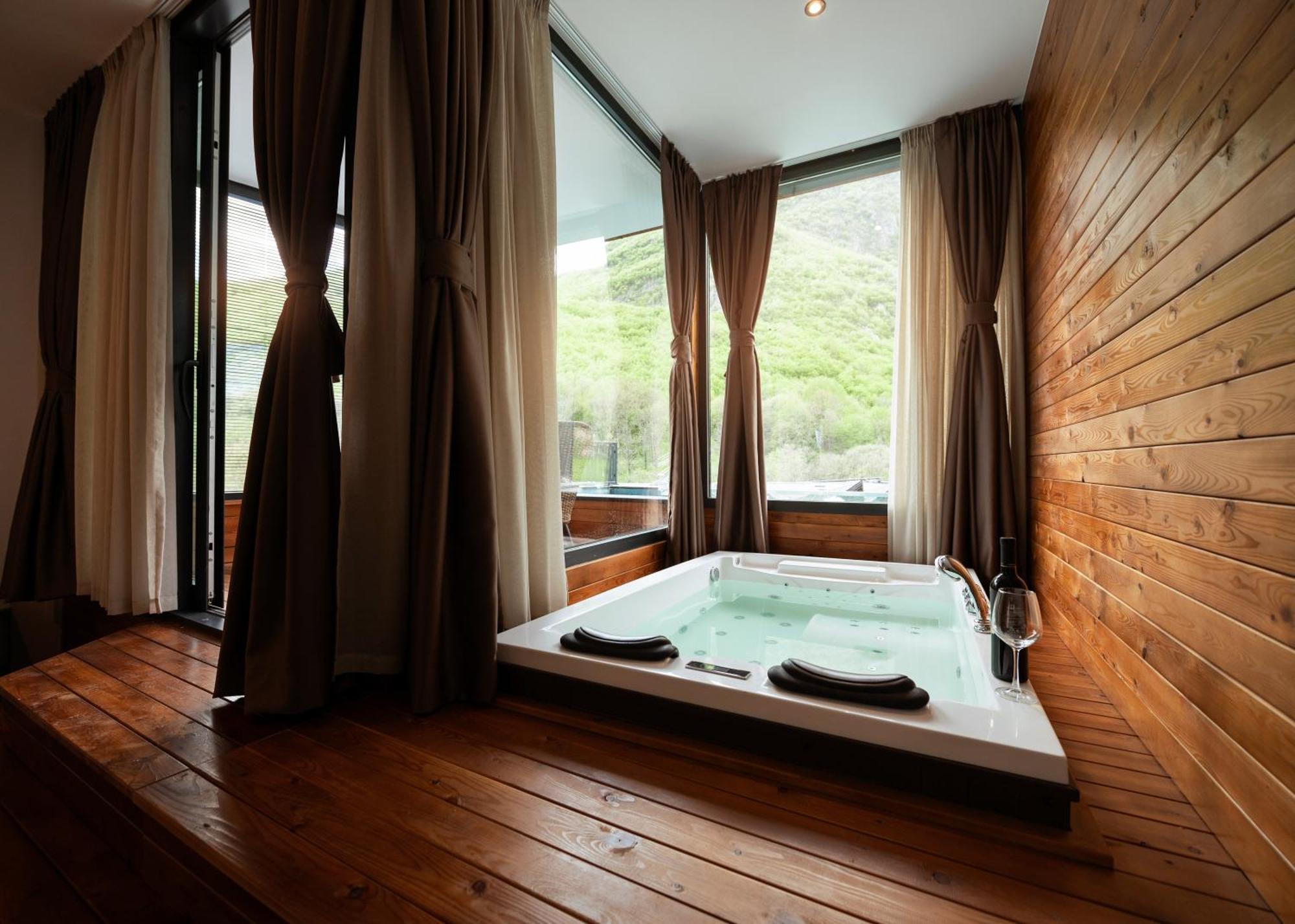 Resort Ujevara E Drinit 佩奇 外观 照片