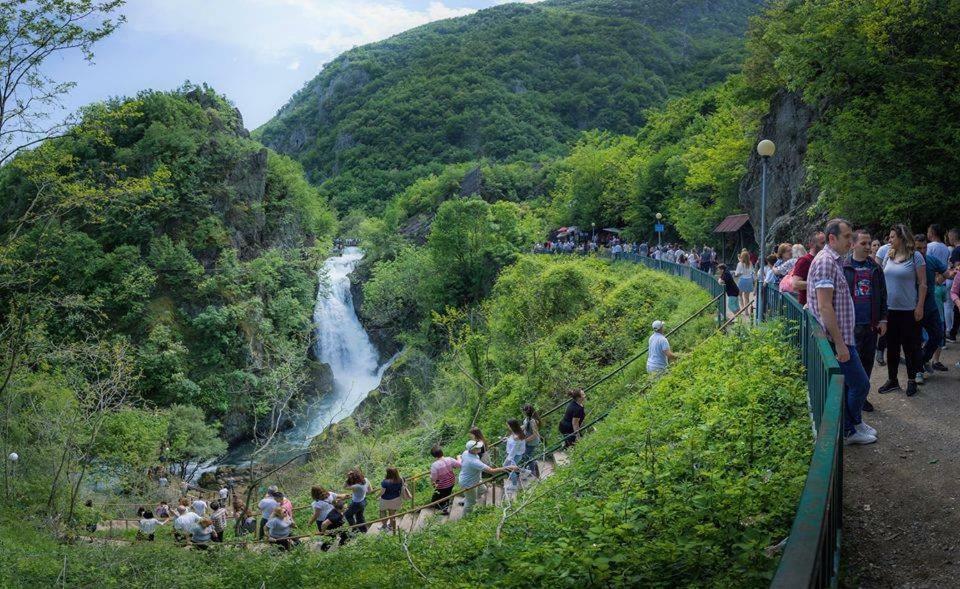 Resort Ujevara E Drinit 佩奇 外观 照片